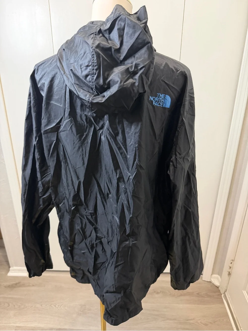 The North Face Black Ski/Snow Jacket with Blue Accents